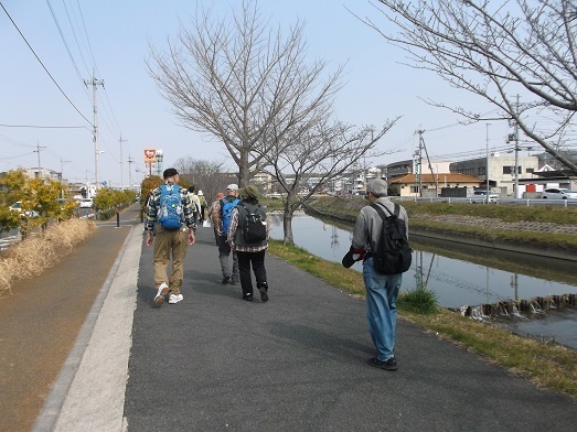 025-17.jpg